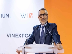 Rodolpho Lameyse- CEO of Vinexposium-speaking at Wine Paris
