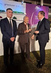 Adolfo REBUGHINI (l) and Frederico Bricolo (r) of Veronafiere talking of the event with Cav. Arora at Ambassador's Residence T the Preview Evening at the Deputy PM's visit to Delhi