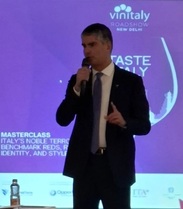 Ambassador Antonio Bartoli discussing Tuscan wines with Alberto Columbo, CEO of Vallepicciola near Siena